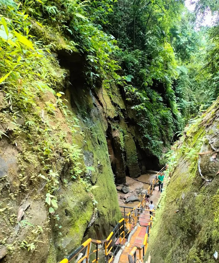 Chabimura cave, photo 2 of 8