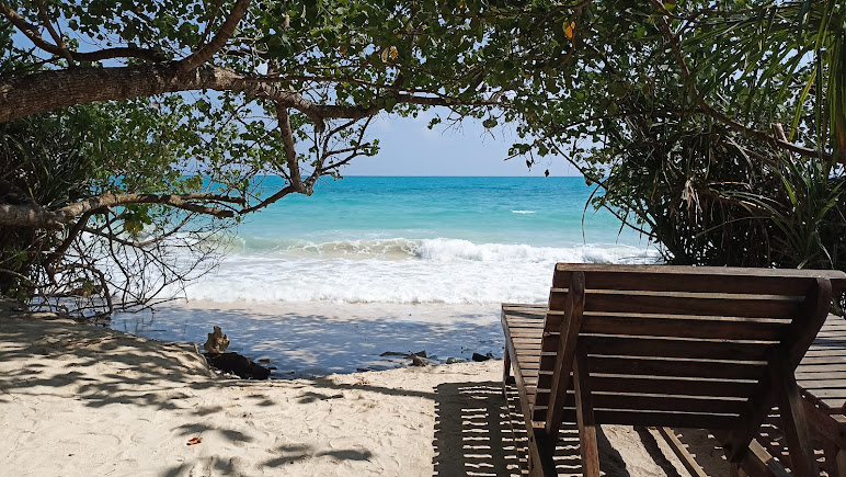Kala Pathar Beach, photo 3 of 9