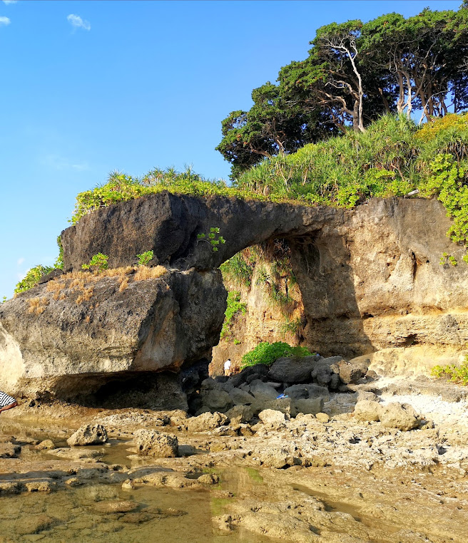 Natural bridge 1, photo 1 of 9