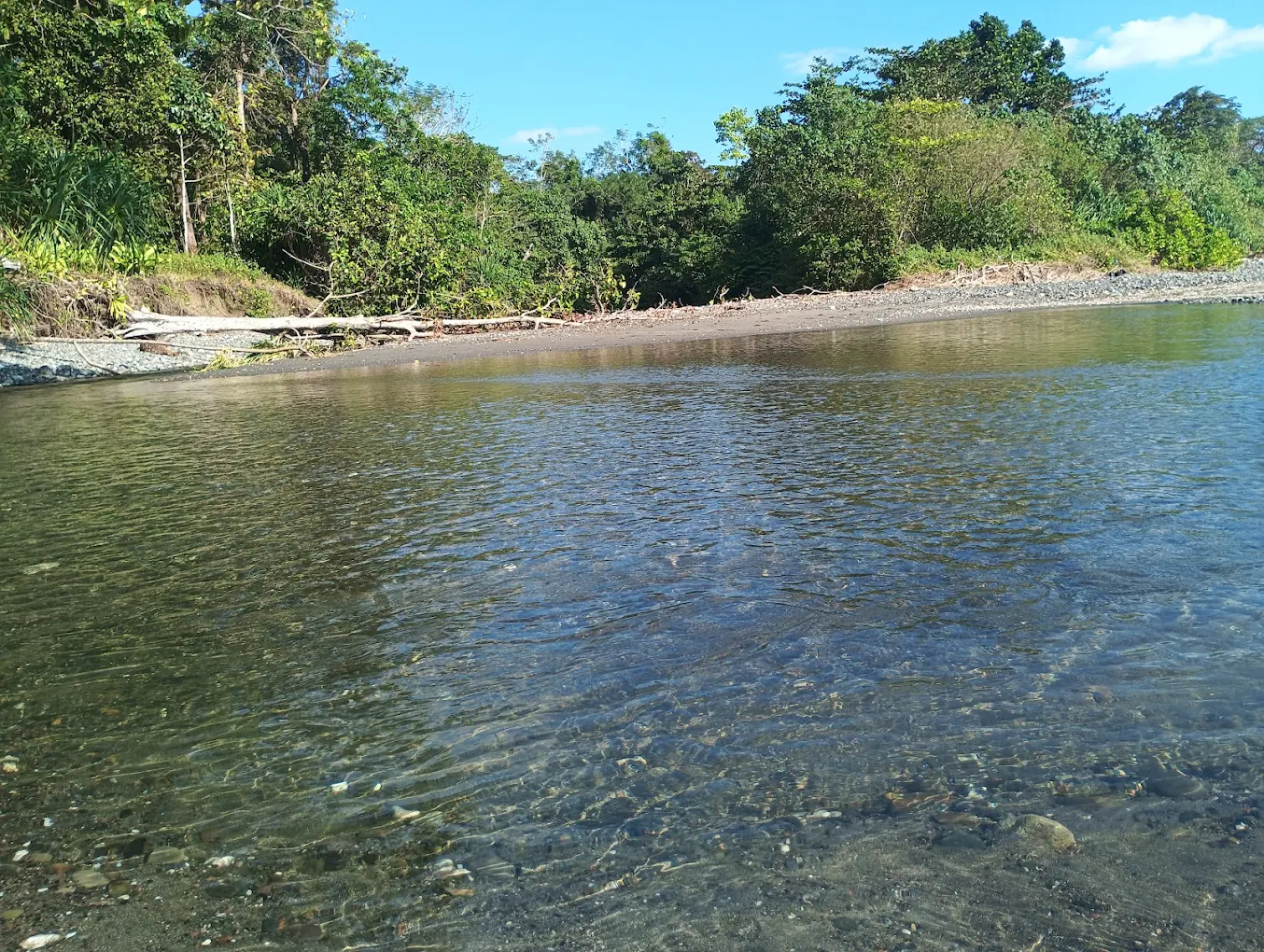 Lamiya Bay Beach, photo 2 of 12
