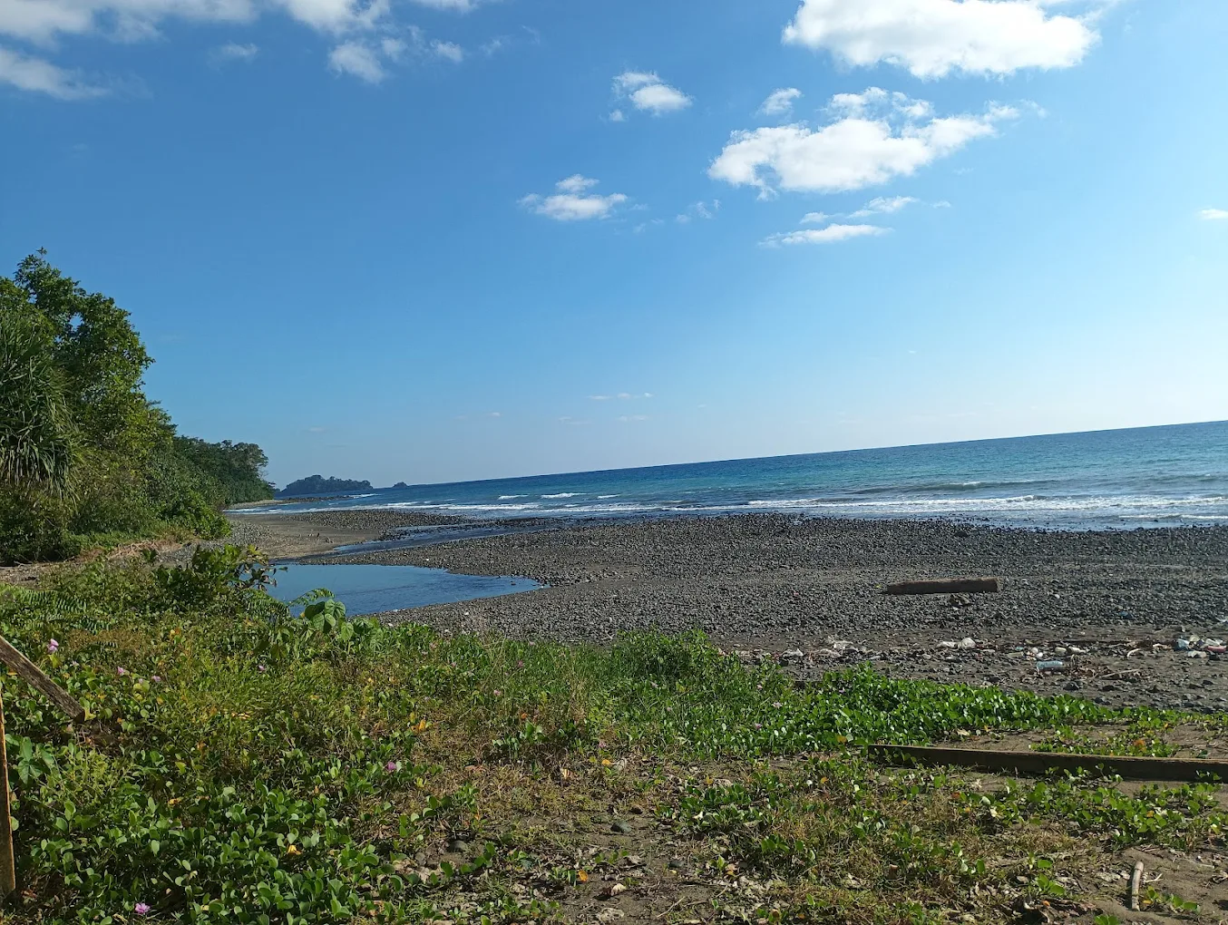 Lamiya Bay Beach, photo 4 of 12