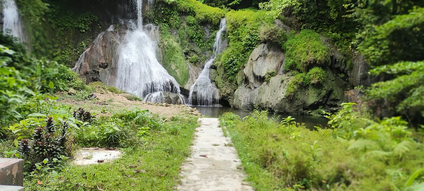 White Surf Waterfall, photo 4 of 6