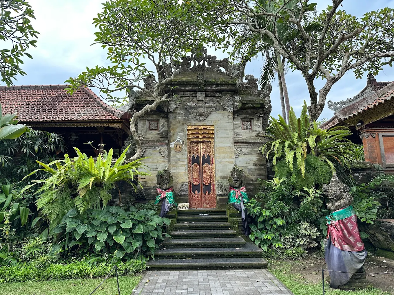 Ubud Palace, photo 1 of 11