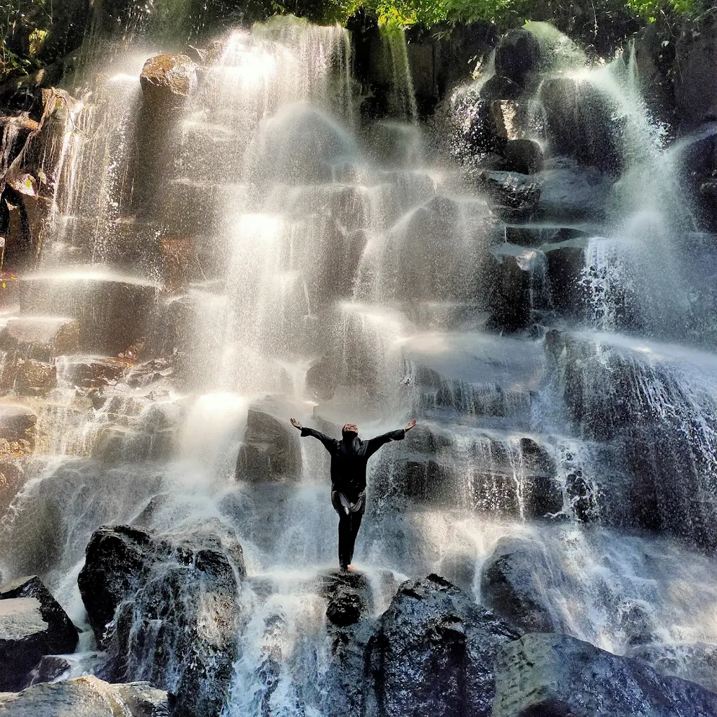 Kanto Lampo Waterfall, photo 1 of 10