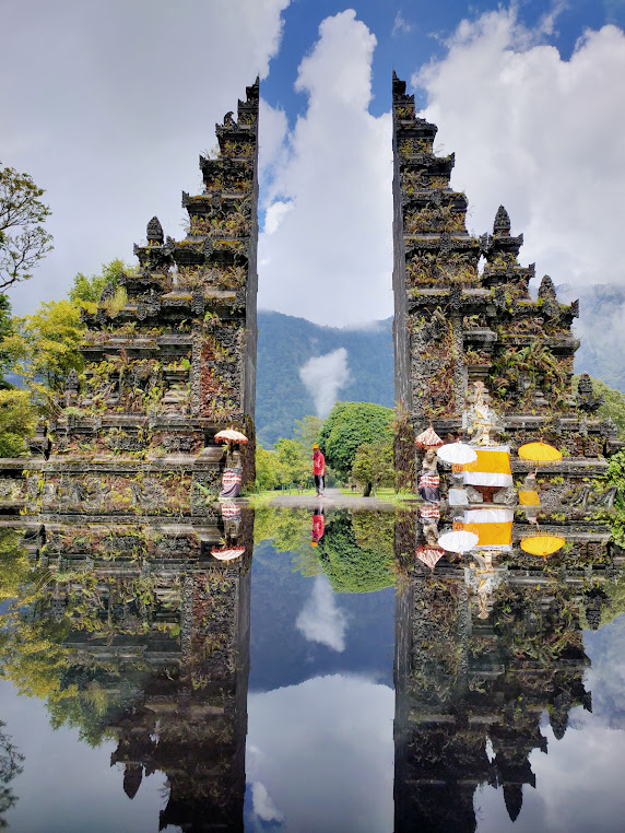 Bali Handara Gate, photo 1 of 9