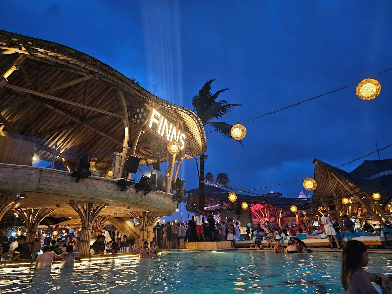 FINNS Beach Club, photo 4 of 10