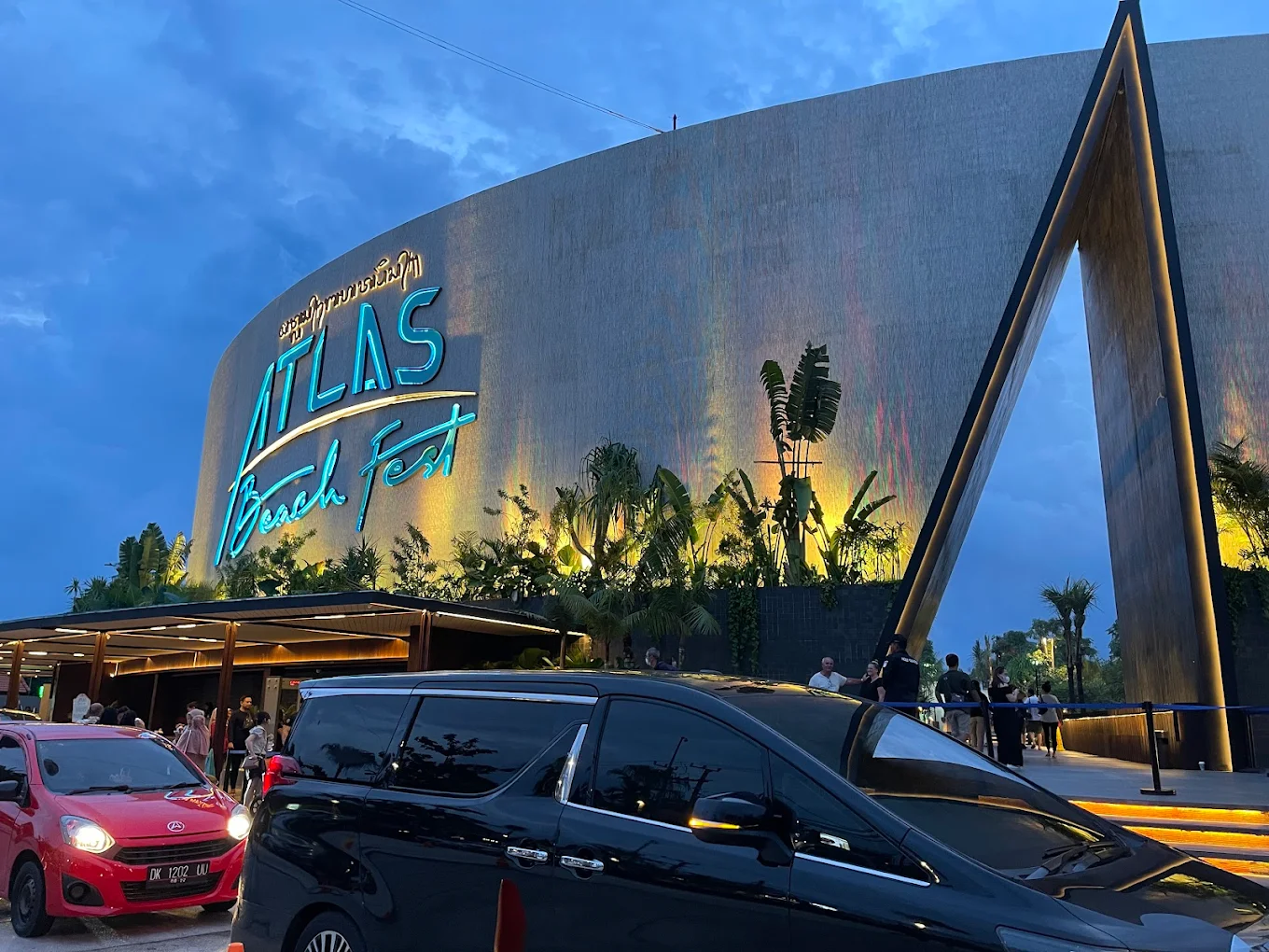 Atlas Beach Club, photo 4 of 11