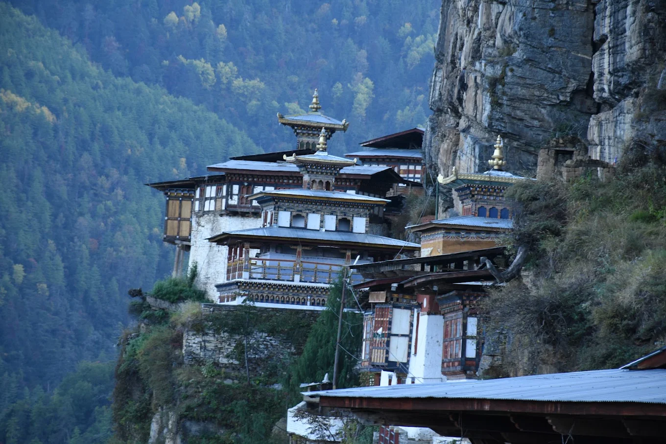 Dzongdrakha Goenpa, photo 1 of 11