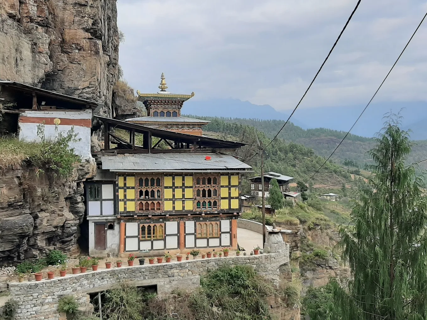 Dzongdrakha Goenpa, photo 2 of 11