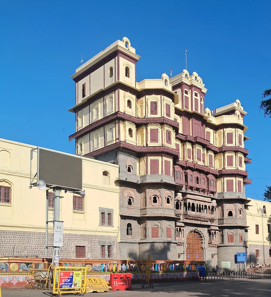 Rajwada Palace, photo 3 of 9