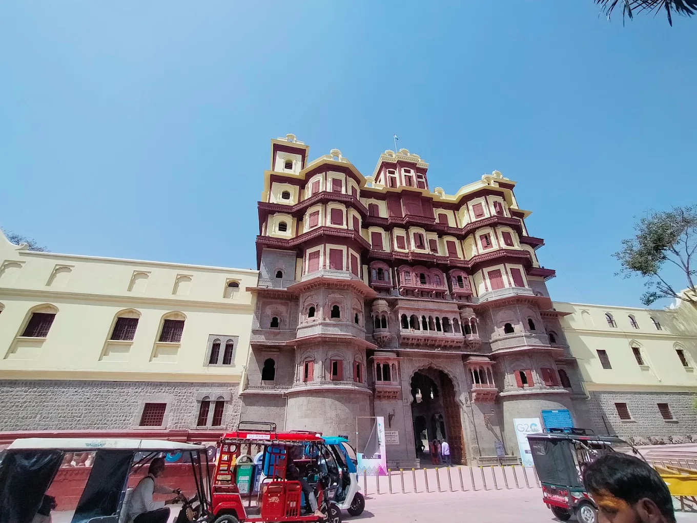 Rajwada Palace, photo 4 of 9