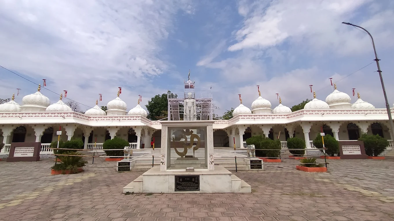 Gommatgiri Digambar Jain Mandir, photo 2 of 13