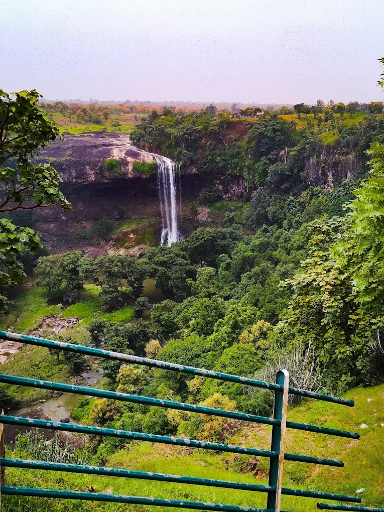 Tincha Waterfall, photo 1 of 9