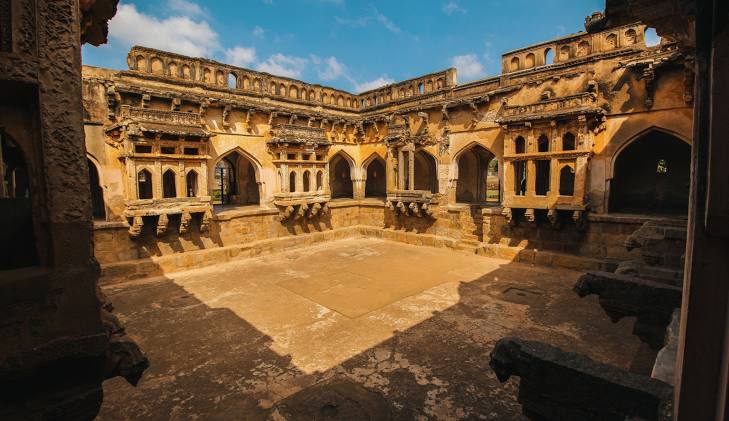 Queen's Bathhouse || Hampi, photo 1 of 7