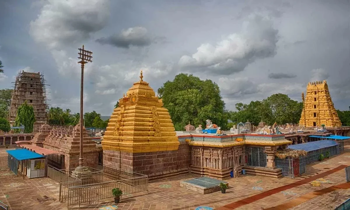Sri Bhramaramba Ammavari Shakti Peetham Temple, Srisailam, photo 1 of 9