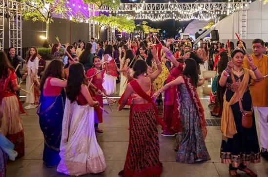 Bengaluru Biggest Dandiya Utsav, photo 2 of 6