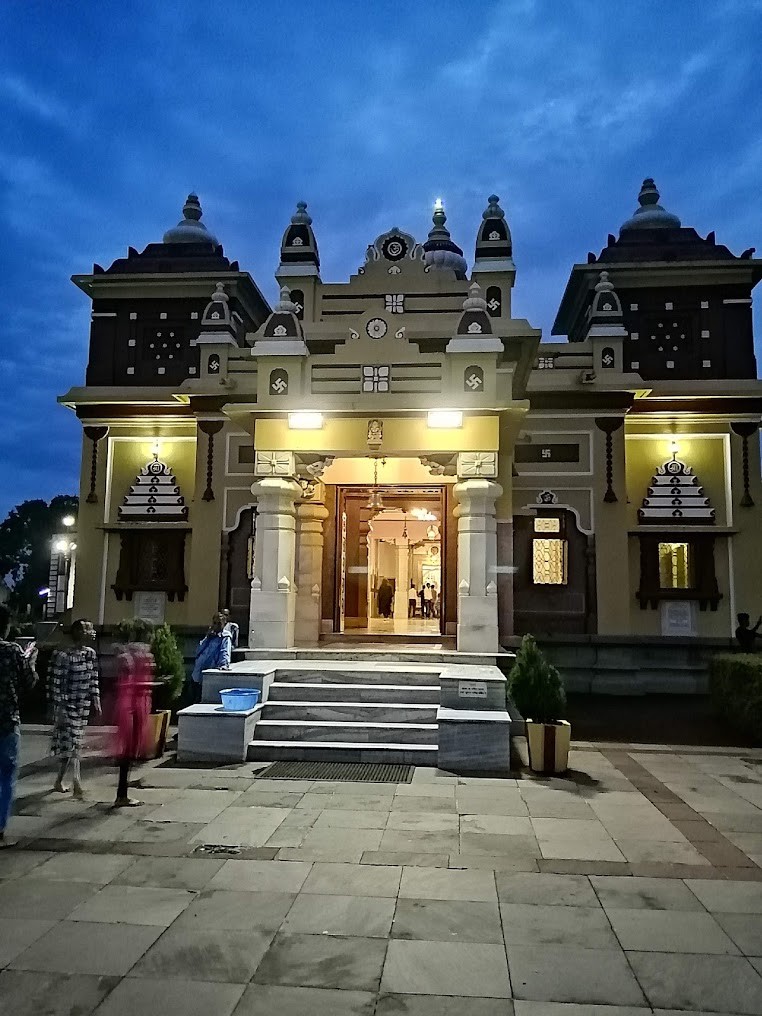 Laxmi Narayan temple, photo 1 of 11