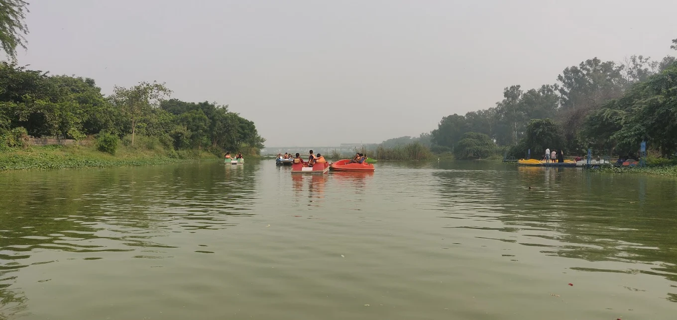 Boating at Sanjay Lake, photo 1 of 3