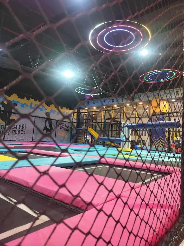 SKY GAMER (V3S MALL), photo 1 of 6