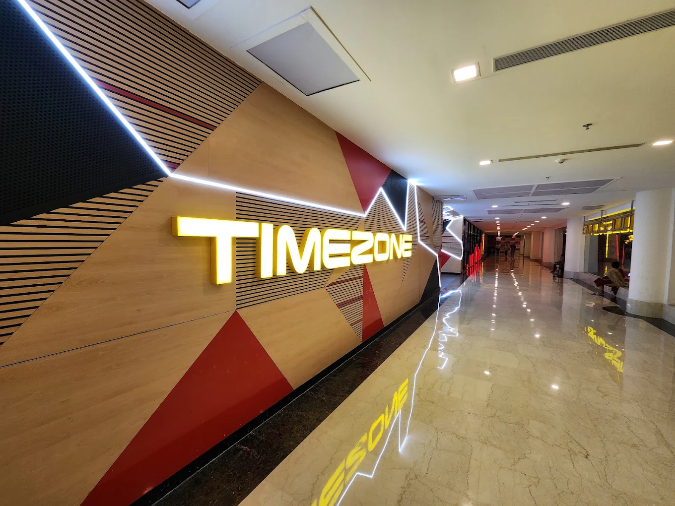 Timezone - Ambience Mall, Gurgaon, photo 2 of 8