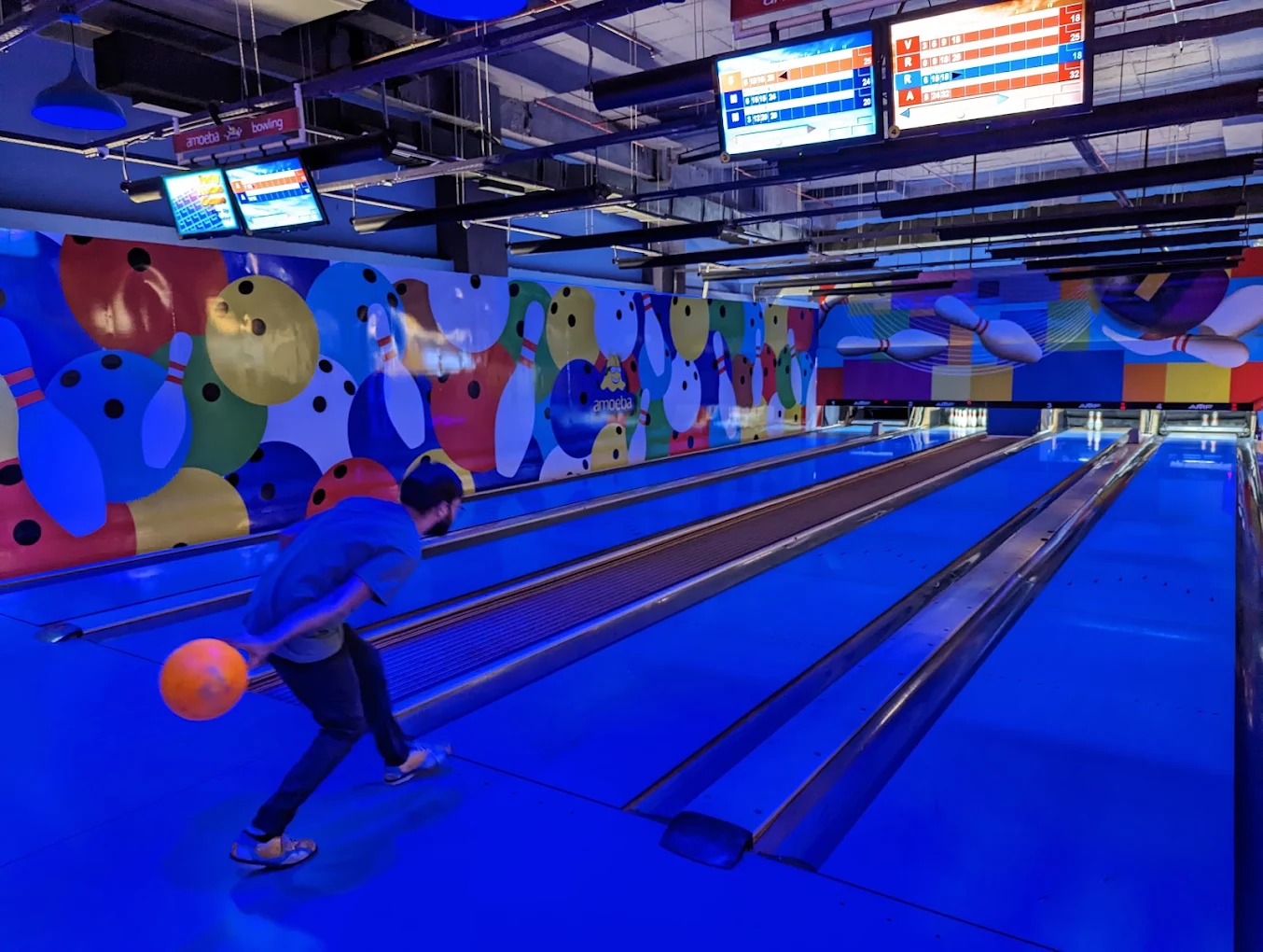 Amoeba Bowling, photo 4 of 4
