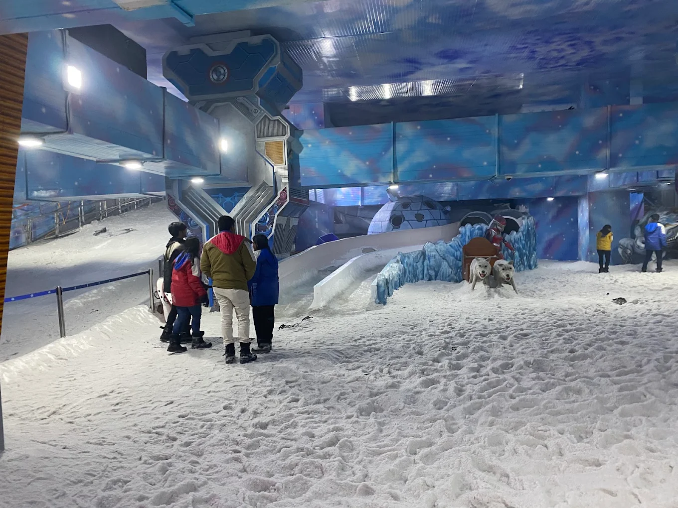 Snow World, photo 3 of 7