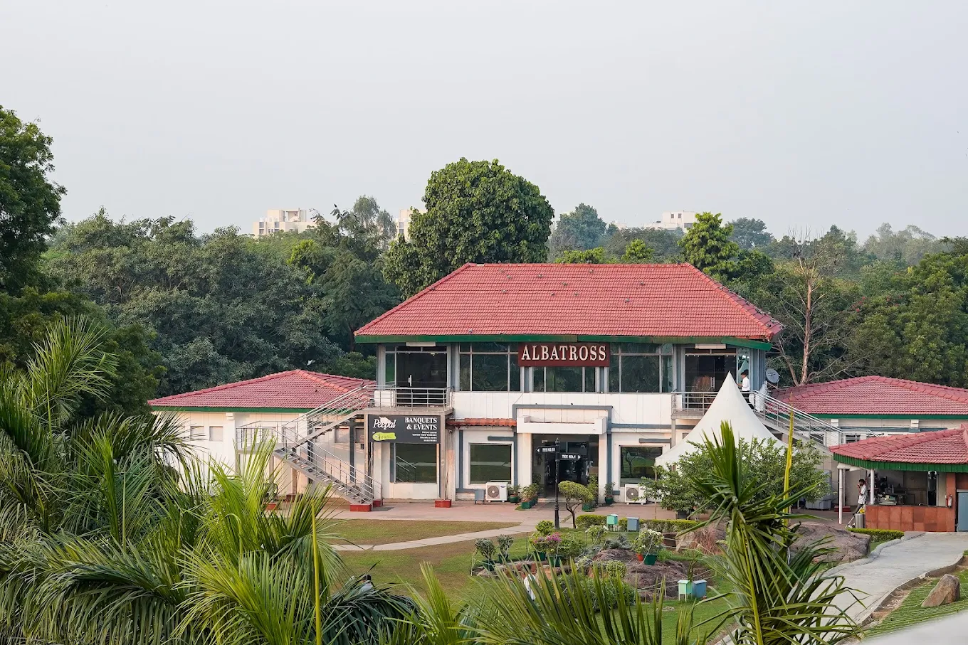 Qutab Golf Course, photo 1 of 7