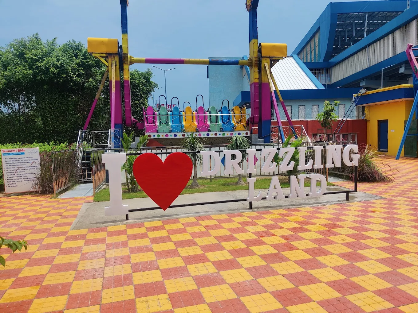 DRIZZLING LAND WATER AND AMUSEMENT PARK, photo 2 of 7