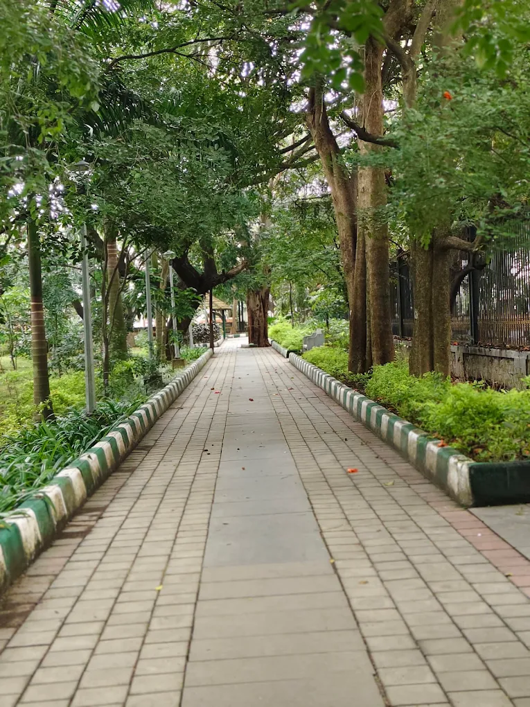 Banyan Tree HSR, photo 4 of 6