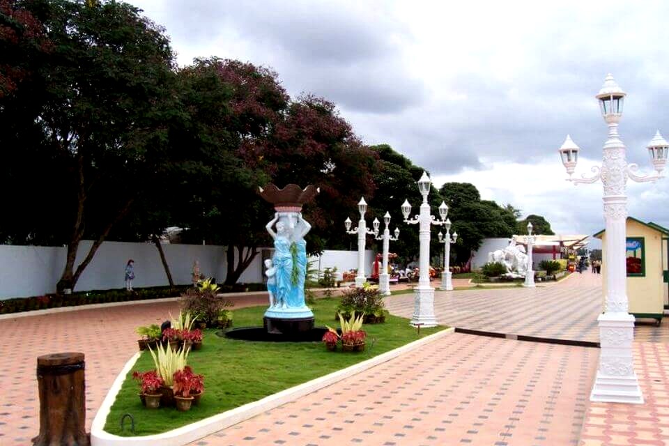 Lumbini Garden, photo 3 of 5