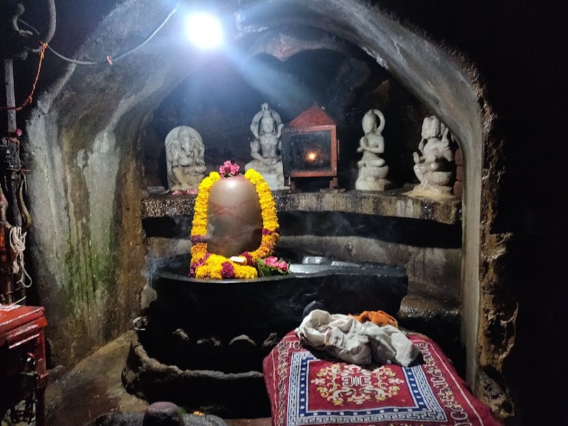 Bada Mahadev Caves, photo 4 of 8