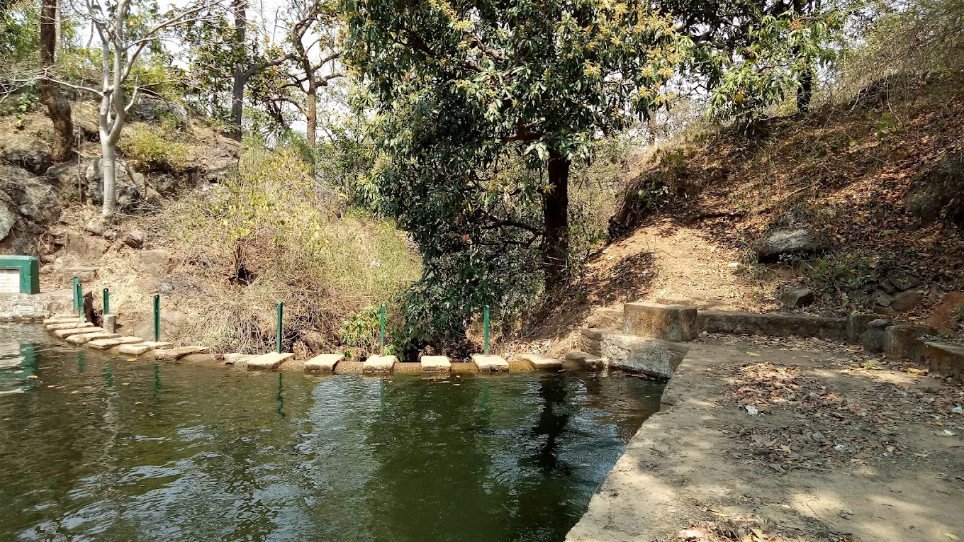 Chota Mahadev Temple Pachmarhi, photo 3 of 8