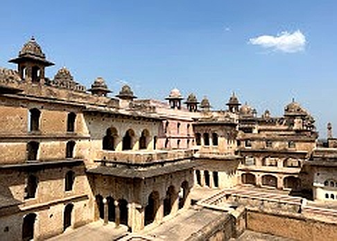 Orchha Fort, photo 1 of 9