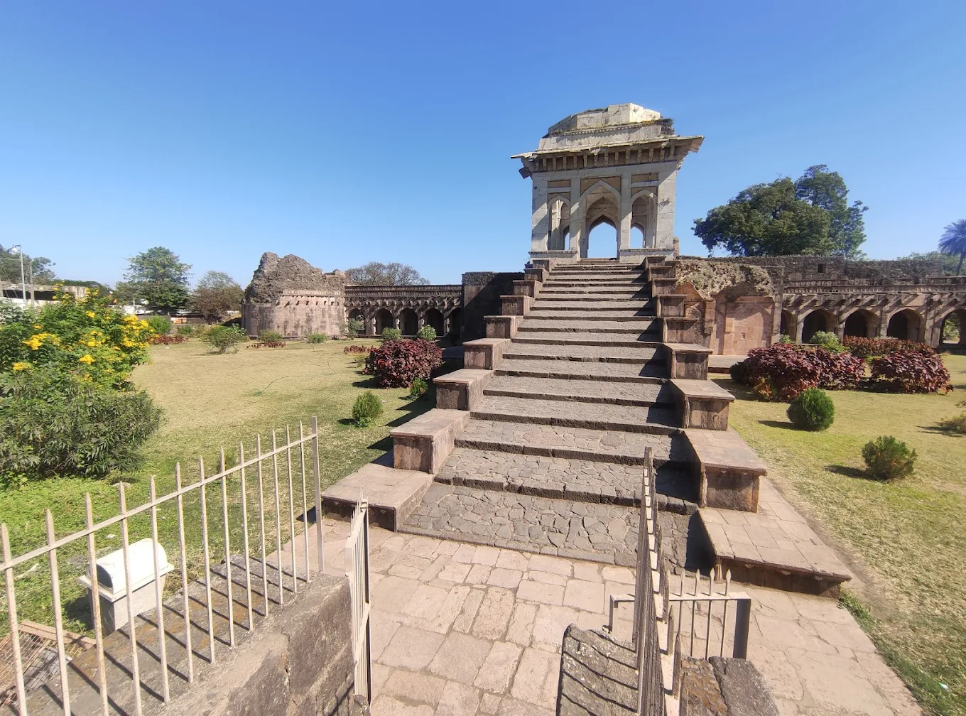 Hoshang Shah’s Tomb, photo 4 of 8