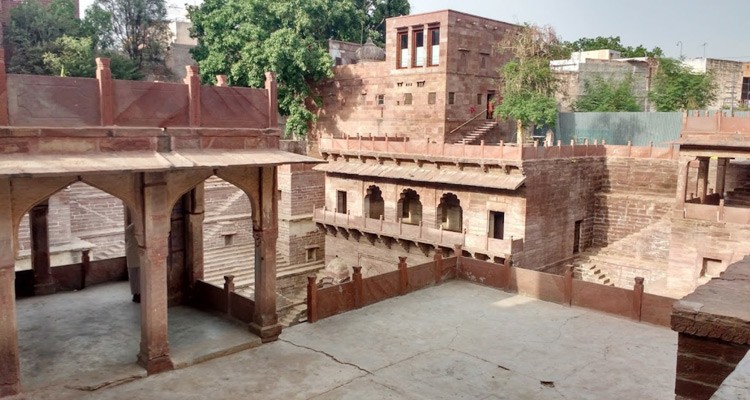 Toorji Ka Jhalra Bavdi, photo 1 of 8