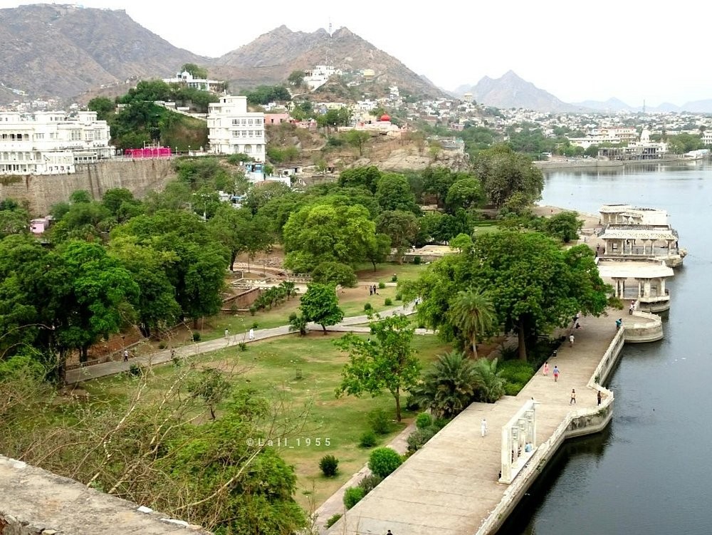 Anasagar Lake, photo 3 of 8