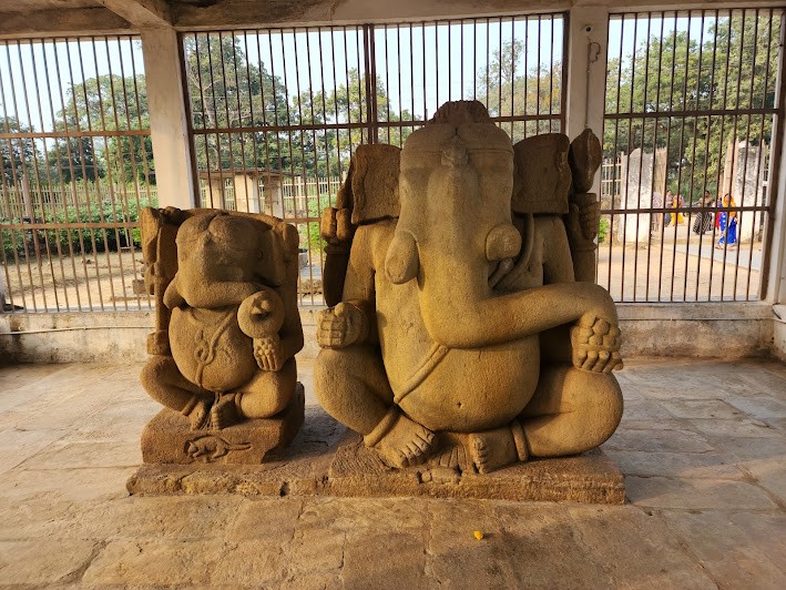 Ganesh Temple Barsur, photo 1 of 8