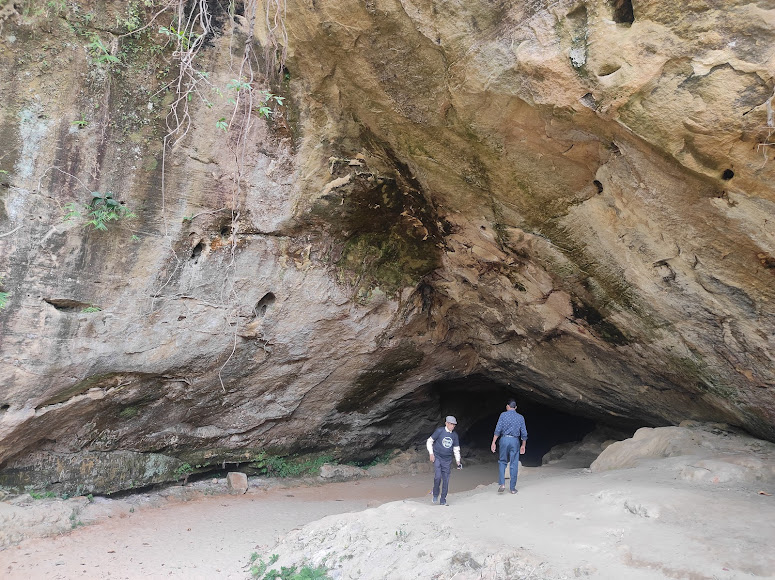jogimara caves, photo 4 of 9