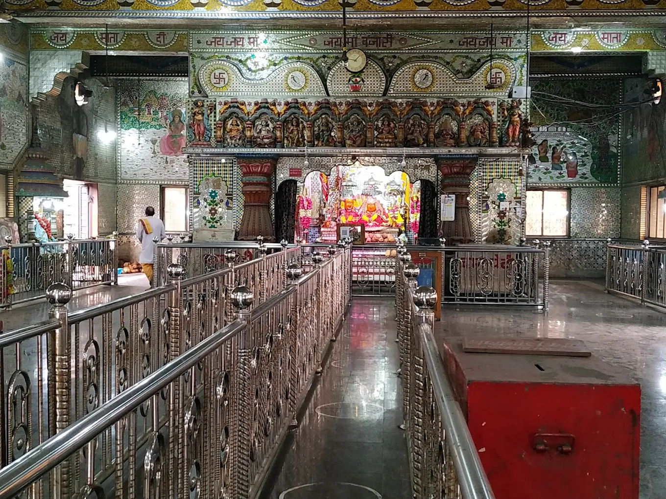 Banjari Temple, photo 3 of 9