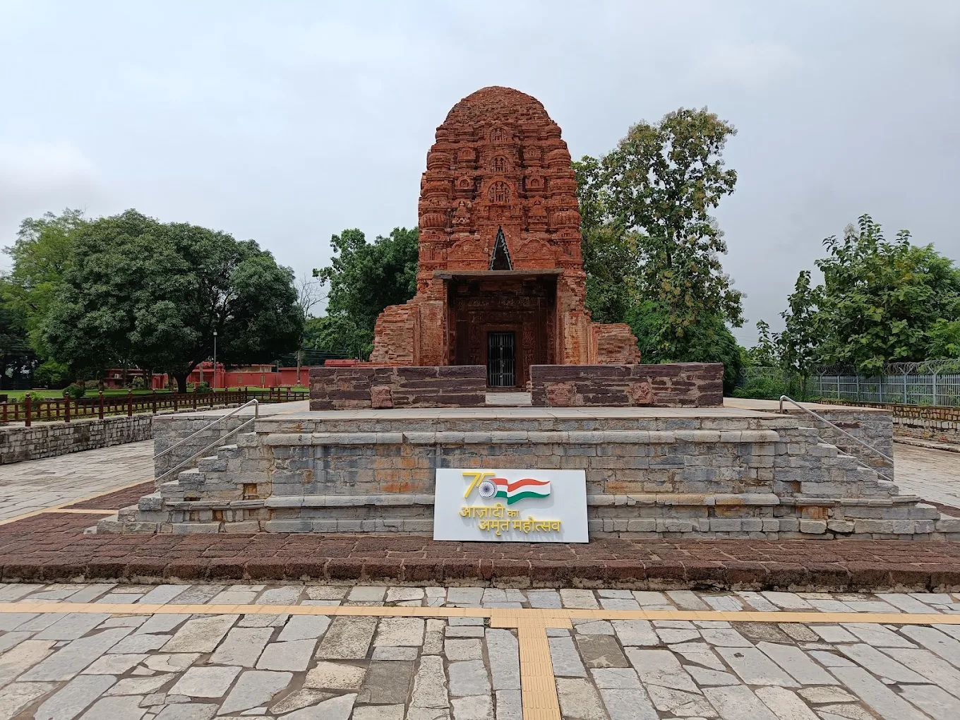 Sri Laxman Temple, photo 1 of 8