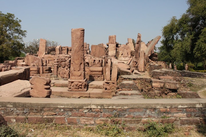 Shri Dewrani Jethani Temple, photo 1 of 8
