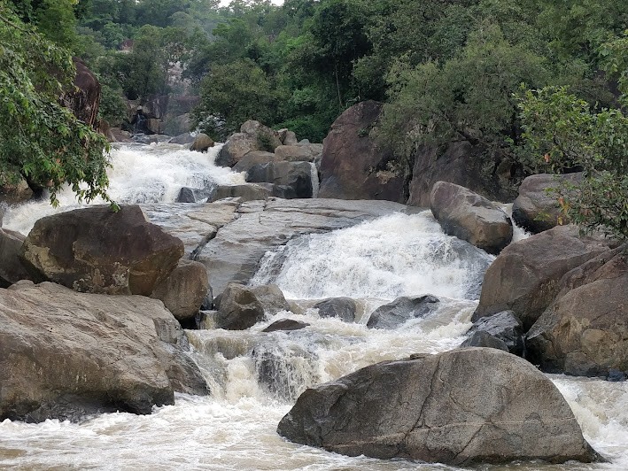 Malajkudum Waterfall, photo 2 of 9
