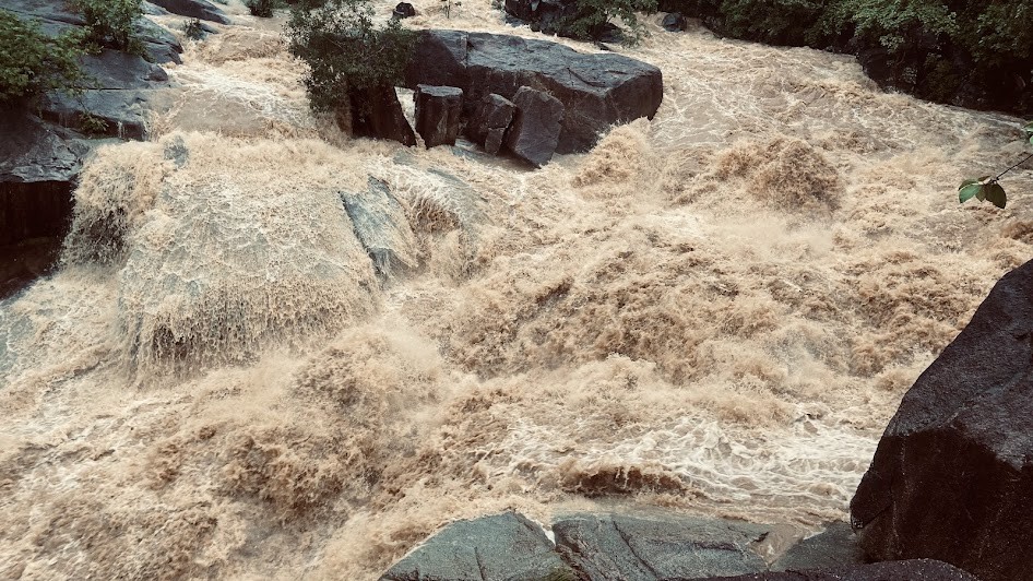 Malajkudum Waterfall, photo 4 of 9